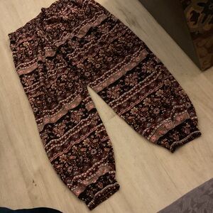 American Rag Black, brown and Pink Floral Pants with elastic waist size large